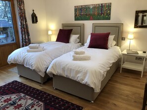 King bed set up as 2 singles - please book in advance of arrival