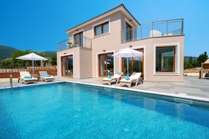 Villa Drogarati Retreat image