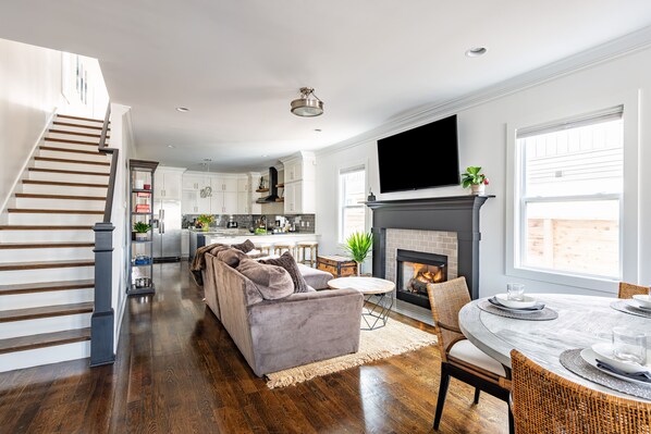 Discover your Nashville sanctuary! Charming 3BR/3BA home near Germantown!