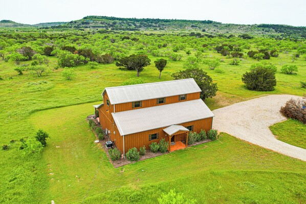Strawn Vacation Rental | 2BR | 1BA | 1,800 Sq Ft | Stairs Required