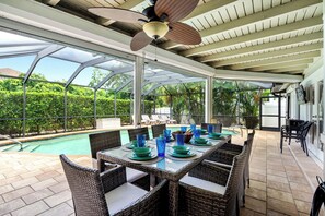 Seating for 8 at your new dining table