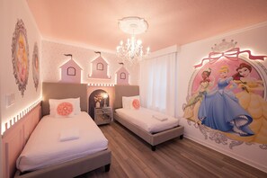 2nd Floor Princess Suite (2 Twin Size Beds)