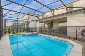 Private Pool &amp; SPA (Pool Heating $25 + tax per day)