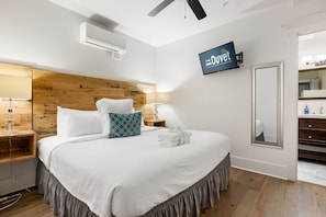 Folly Suite | In the Heart of King Street!