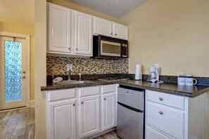 Kitchenette Close-Up