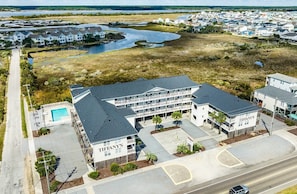 Aerial - Big Side w pool and Sound View