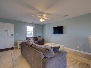 Living Room (2)