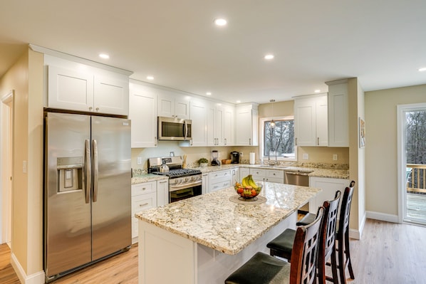 Greenville Vacation Rental | 3BR | 2BA | 2,200 Sq Ft | 5 Steps Required to Enter