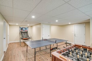 Game Room | Basement | Foosball Table | Ping Pong Table | Basketball Arcade Game