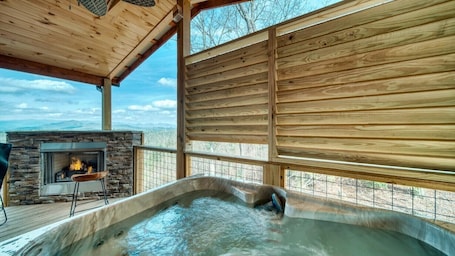 Bain à remous extérieur