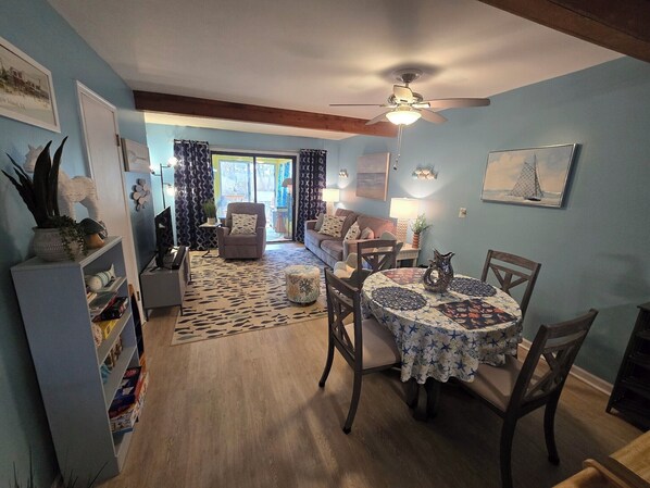 eat-in kitchen/living room