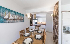 Dining room 1