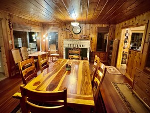 Dining room.
