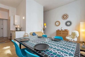 Patchwork proche Amp&#232;re, 1 chambre, Meubl&#233;
