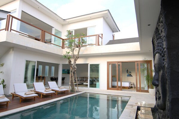 Private pool