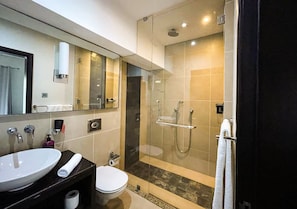 second bedroom bathroom and toilet