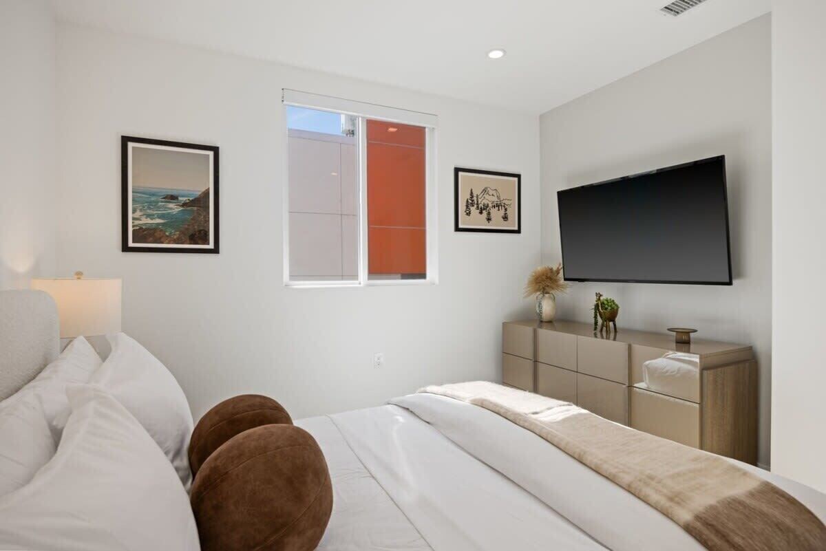 Hollywoodland #5 by Stay Awhile Villas