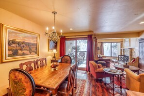 Comfortable Living Room Dining Table Seats 6