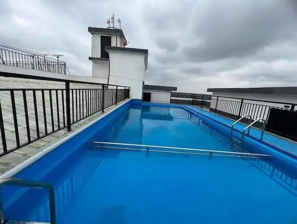 Rooftop heated pool 