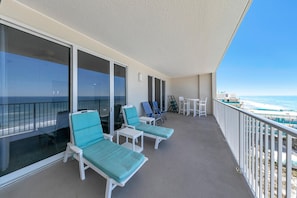 Ocean Reef 904 balcony