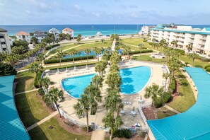Amalfi Coast Beach Resort! - Two pools (one heated in the winter)