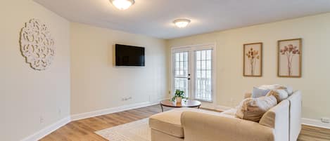 Kemah Vacation Rental | 3BR | 2BA | 2,000 Sq Ft | Stairs Required
