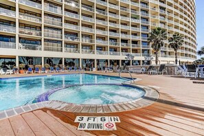 Hot tub-Pool