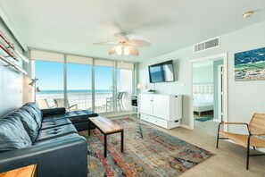 Living room 3