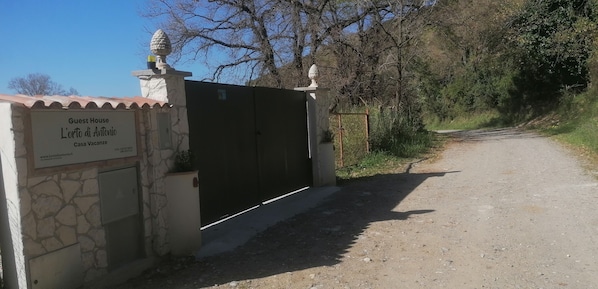 Enceinte de lâhĂ©bergement