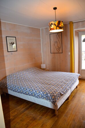 Chambre avec 2 lits 90x200 formant un lit de 180x200