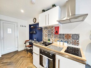 Kitchen diner 2
