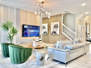 Chic Comfort: living room in elegance