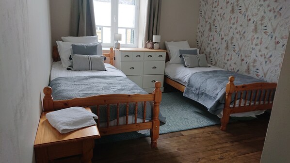 Bed 3 - 1st floor twin bedroom 