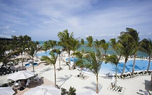 Access to all resort amenities, including main pool area with tiki bar, hot tubs, hammocks and more