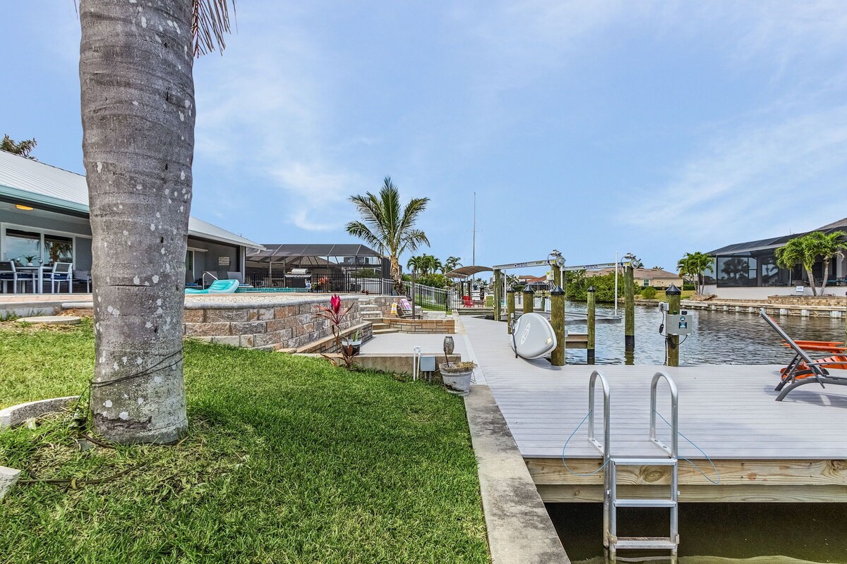 Gulf Access, Beautiful Water Views, Paddle Board, Heated Pool – Villa Manhattan – Roelens