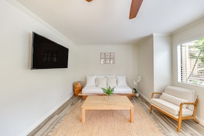 Living Room | Smart TV | Free WiFi
