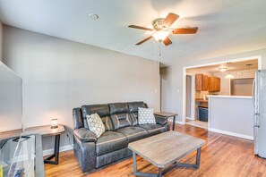 Living Room | Smart TV | Central Air Conditioning & Heating