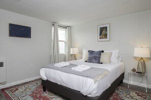 Bedroom - Queen Bed