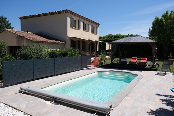 holiday rental EYGUIÈRES house for rent private pool