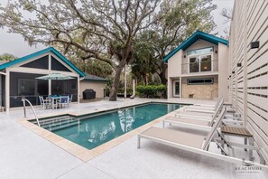 175 Jacana - Pool Deck
