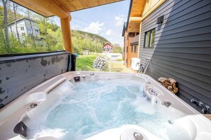 Bain à remous extérieur