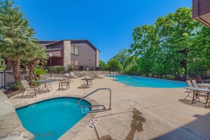 Pool & Hot tub!