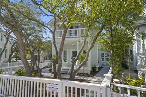 JUST RENOVATED AND 168 YARDS TO BEACH, SLEEPS 12