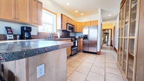 Kitchen (2)