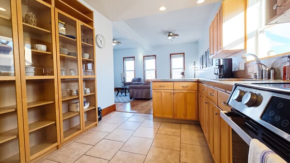 Kitchen (1)