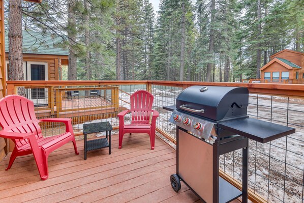 Lake Almanor Vacation Rental | 1BR | 1BA | Steps to Enter | 650 Sq Ft