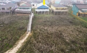 Walkover right onto the beach