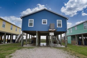 Parking under house and on driveway