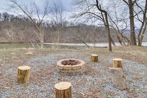 South Fork Shenandoah River On-Site | Fire Pit