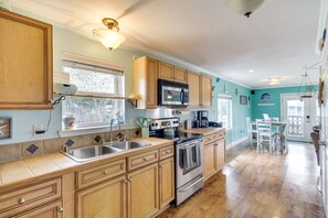 Kitchen | Cooking Basics | Drip Coffee Maker